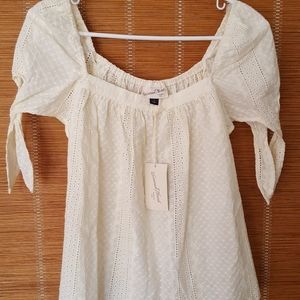 Universal thread eyelet cotton blouse